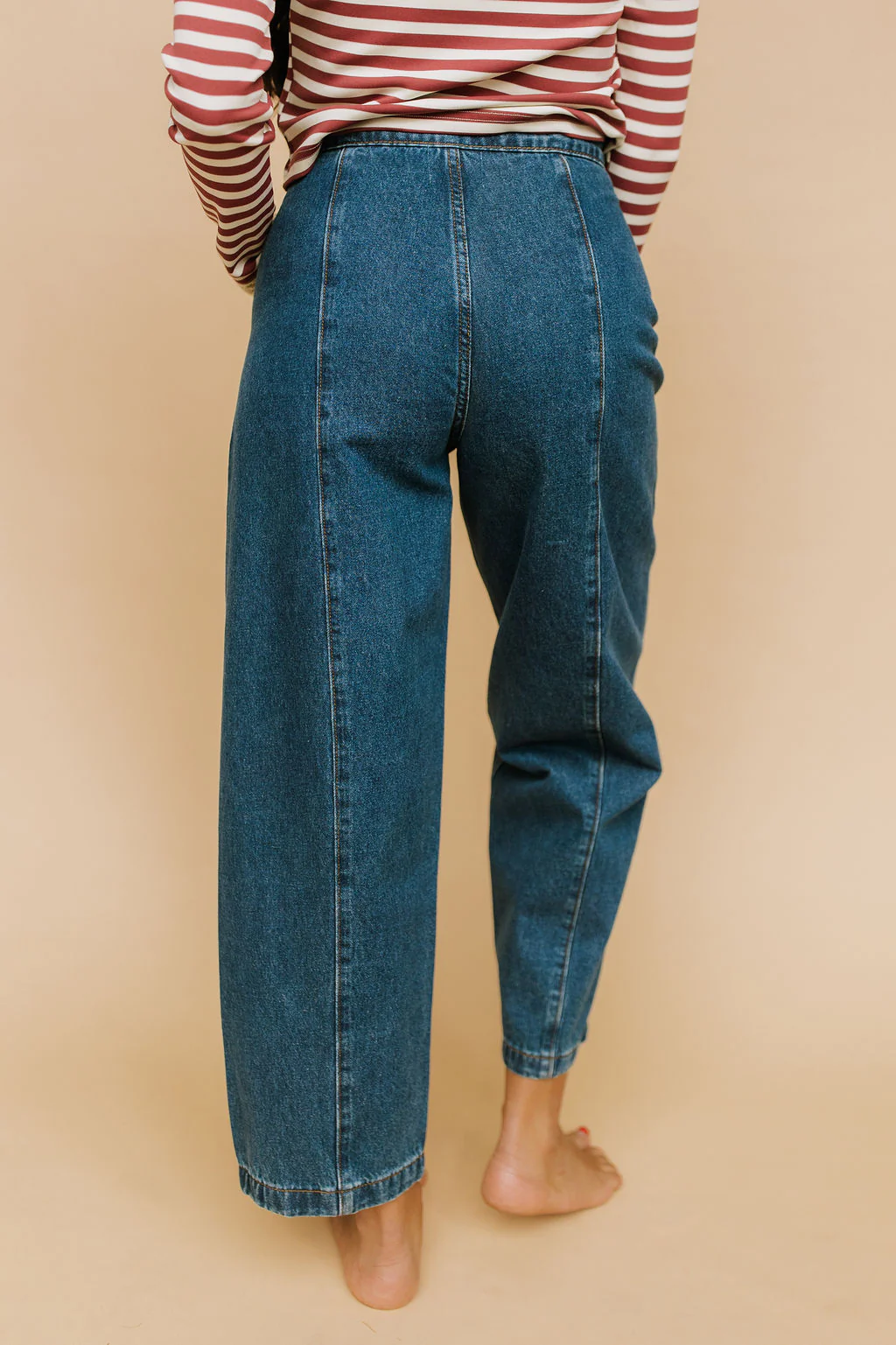 Collins Barrel Jeans in Dark Wash - Image 2