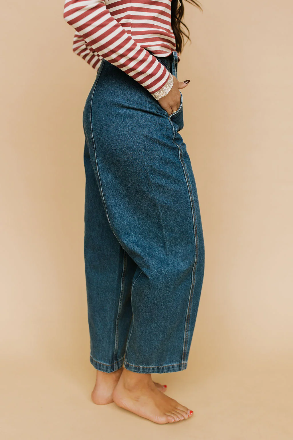 Collins Barrel Jeans in Dark Wash - Image 3