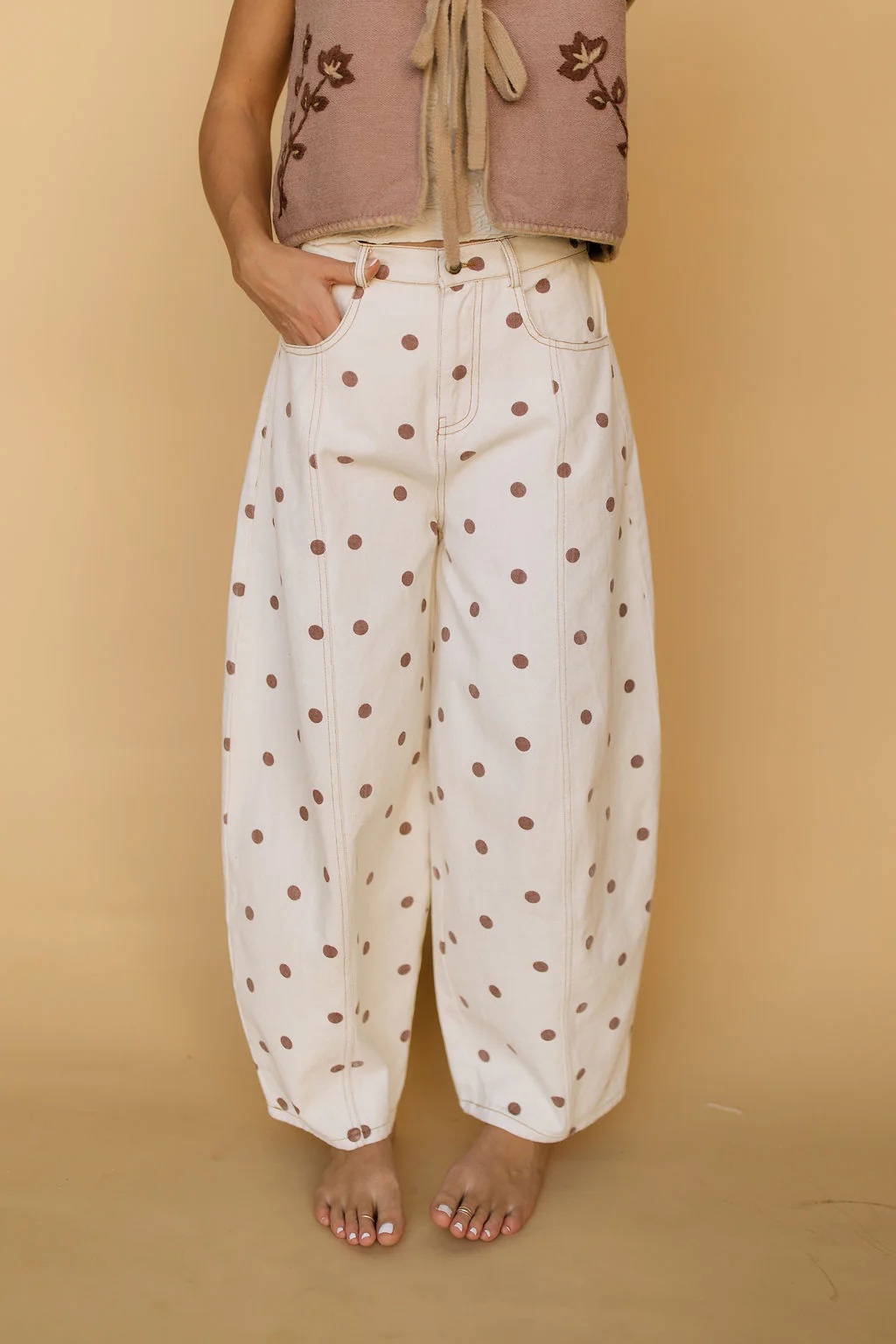 Dotted Barrel Jeans in Brown - Image 5