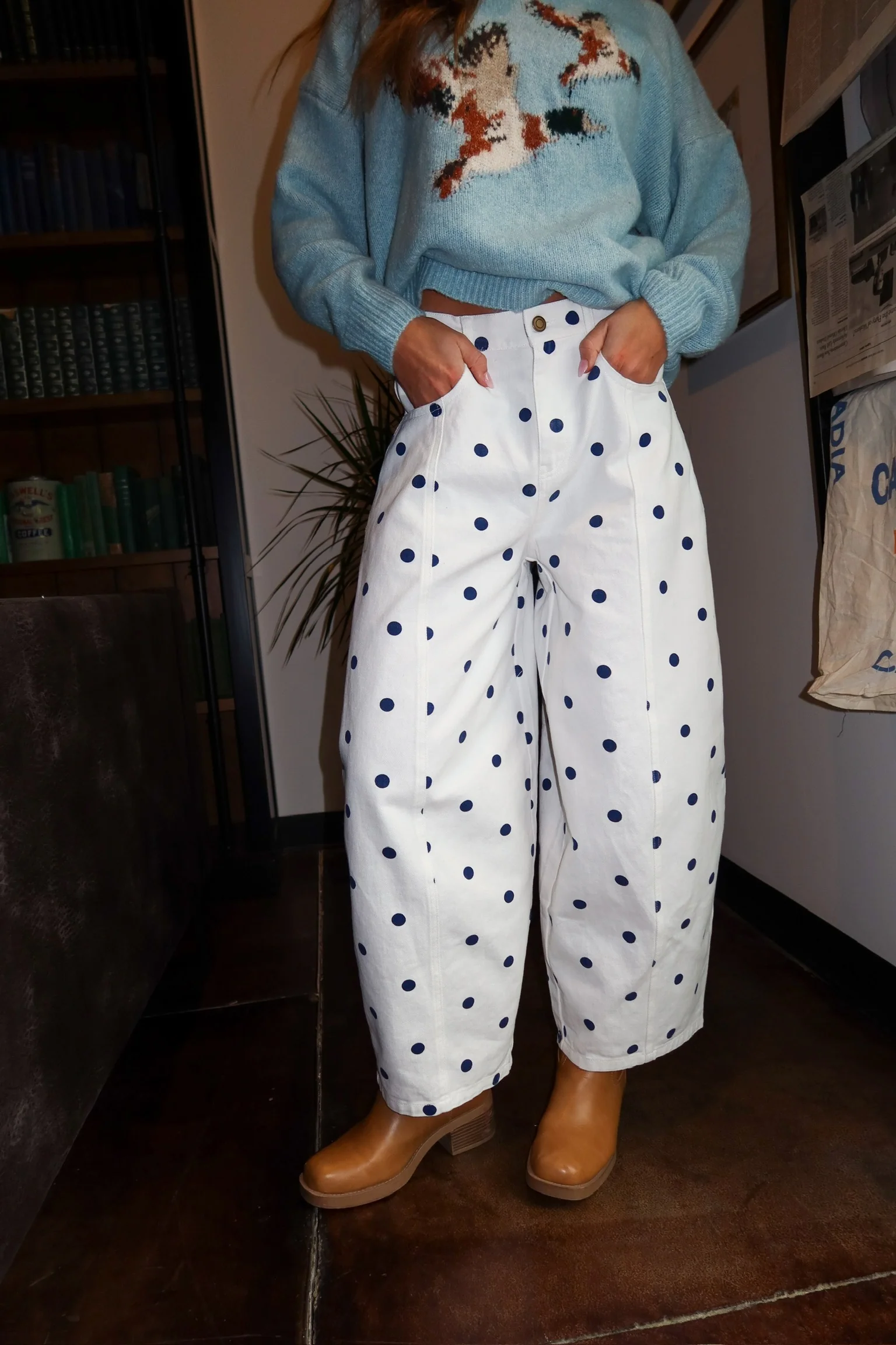 Dotted Barrel Jeans in Ivory/Navy - Image 4