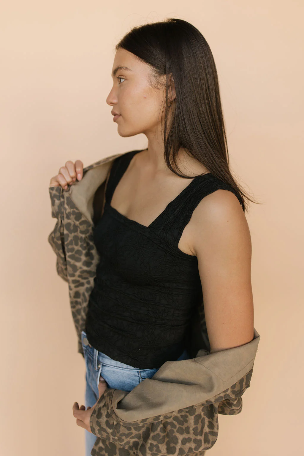 So Soft Seamless Tank in Black - Image 4